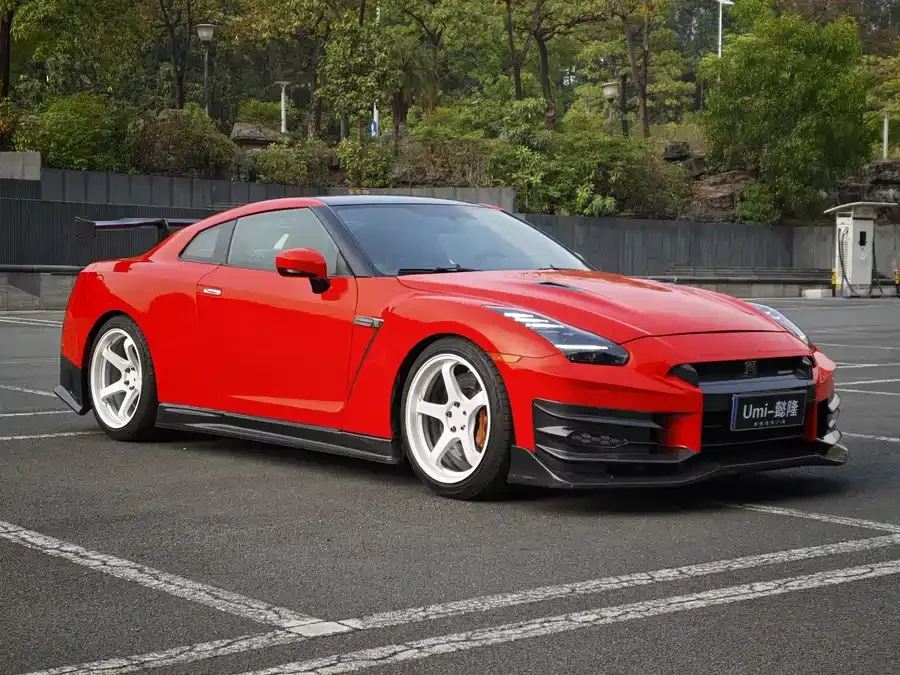 Nissan GT-R