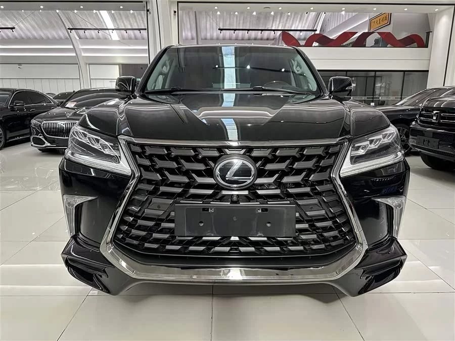 Lexus LX