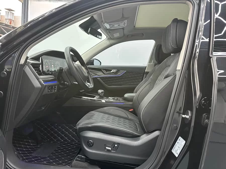 Hongqi HS5