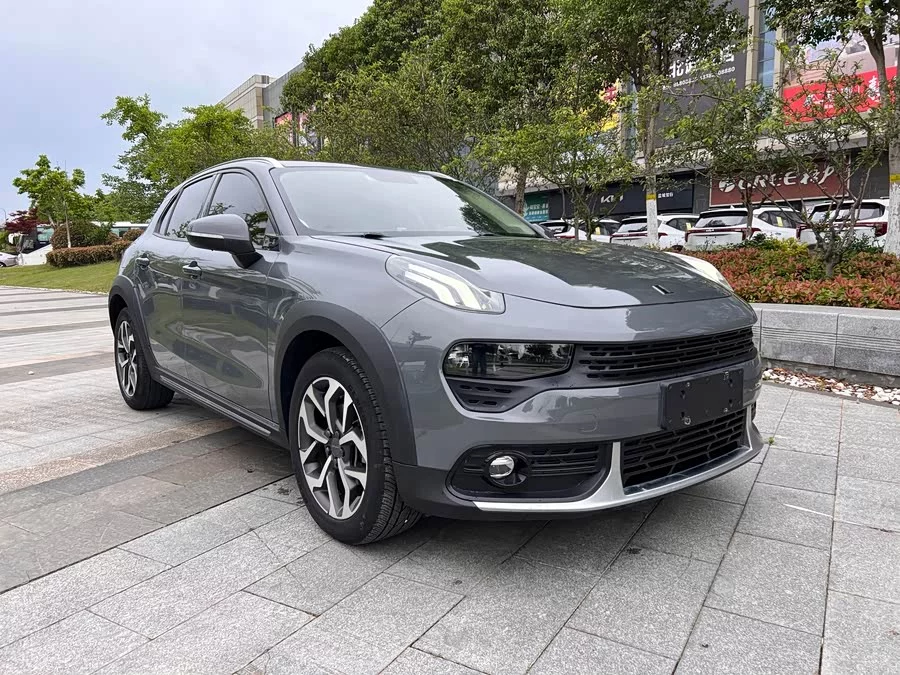 Lynk & Co 02