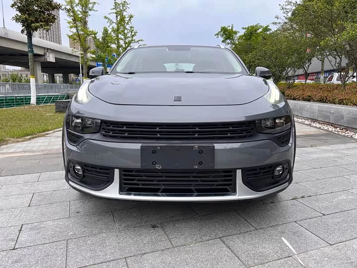 Lynk & Co 02