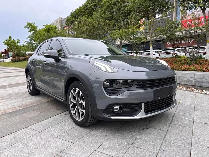 Lynk & Co 02