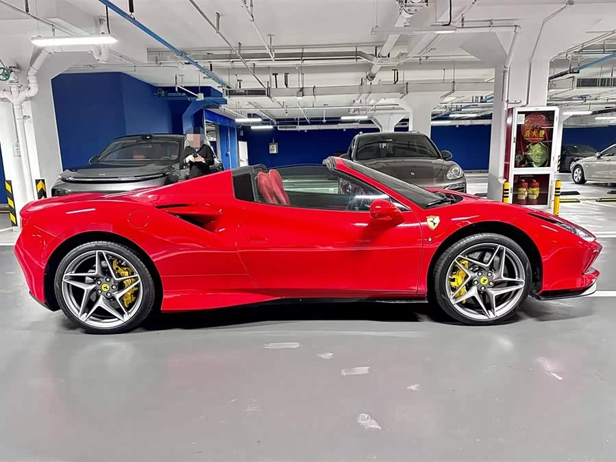 Ferrari F8