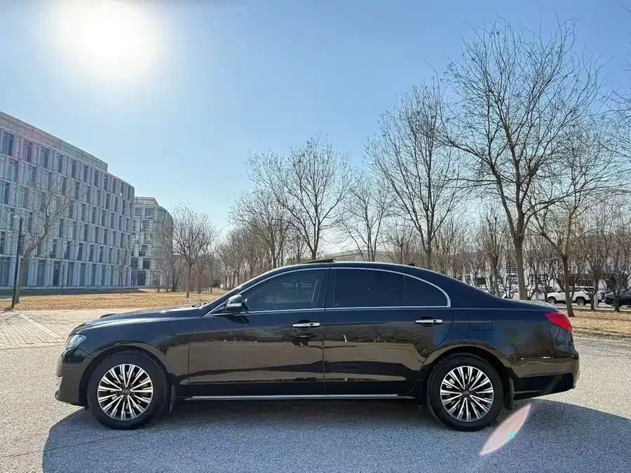 Hongqi H7