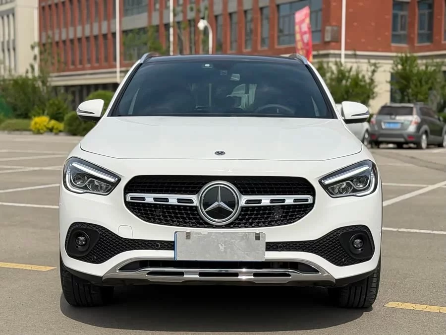 Mercedes Benz GLA