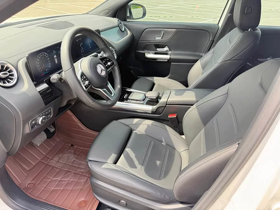 Mercedes Benz GLA