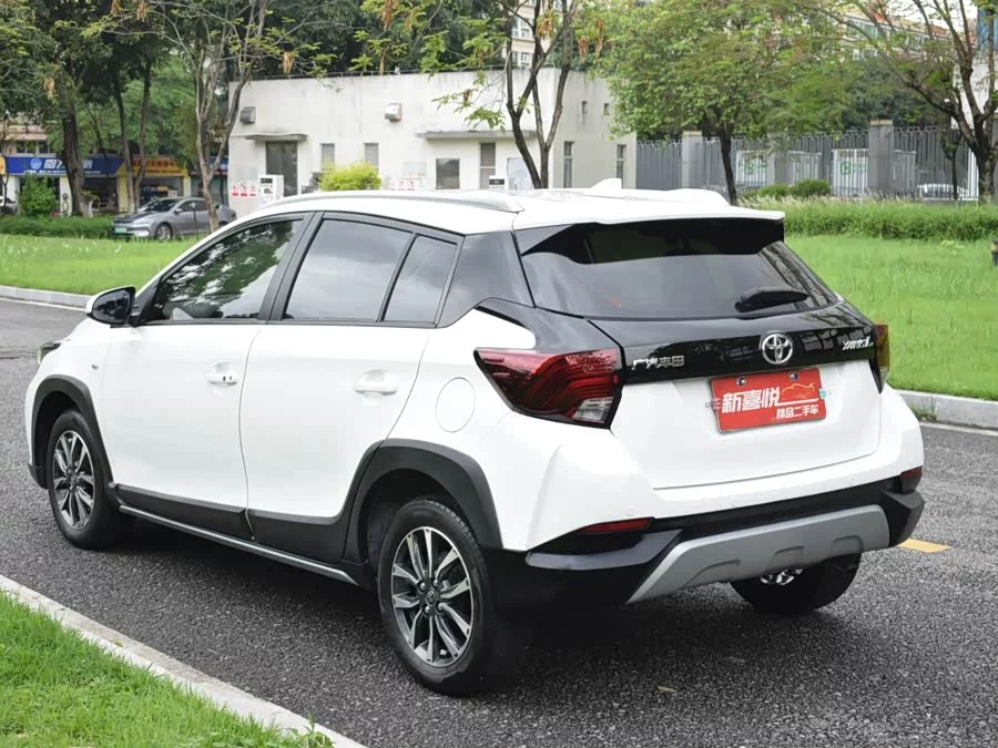 Toyota YARiS L