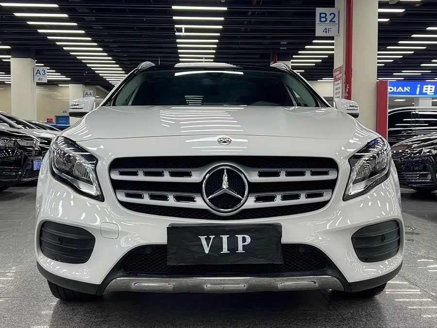 Mercedes Benz GLA