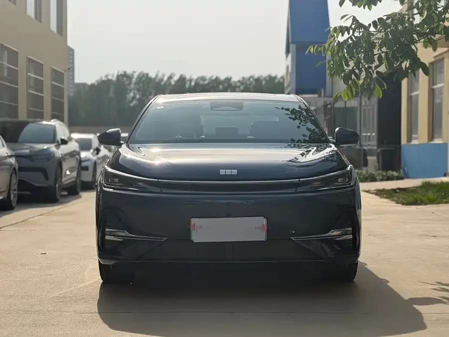 Geely Galaxy A7 EM