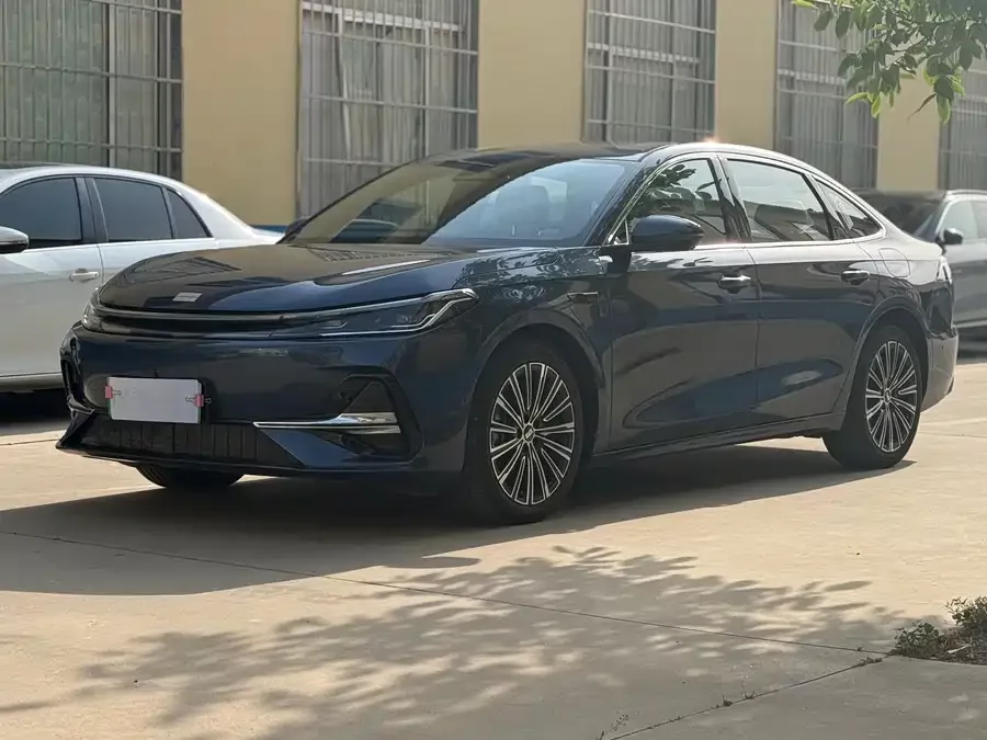 Geely Galaxy A7 EM