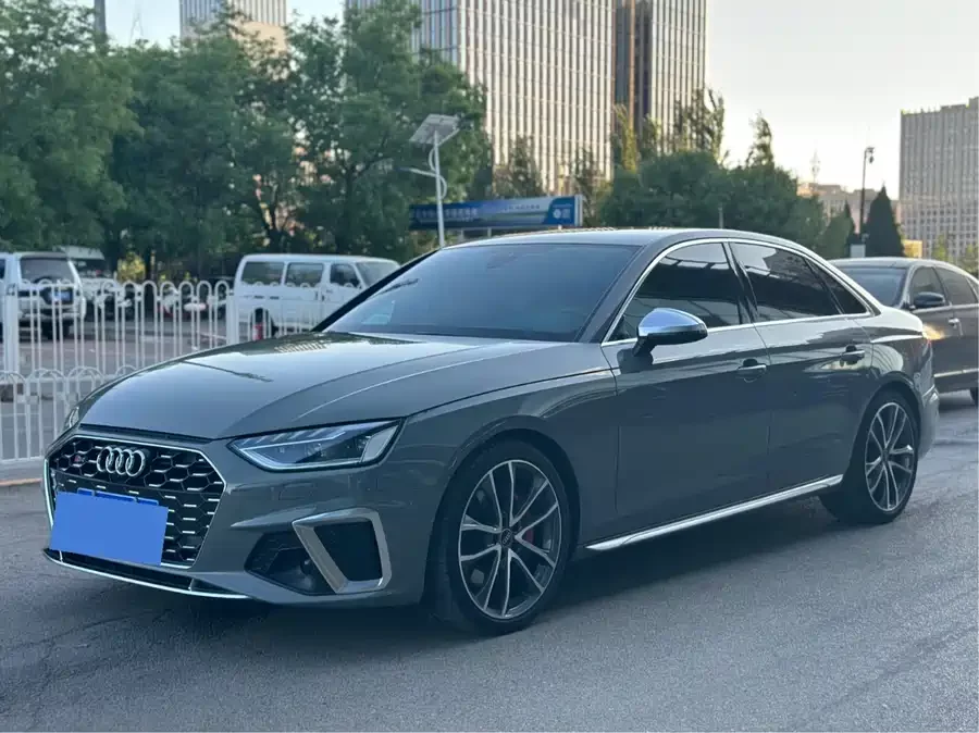 Audi S4