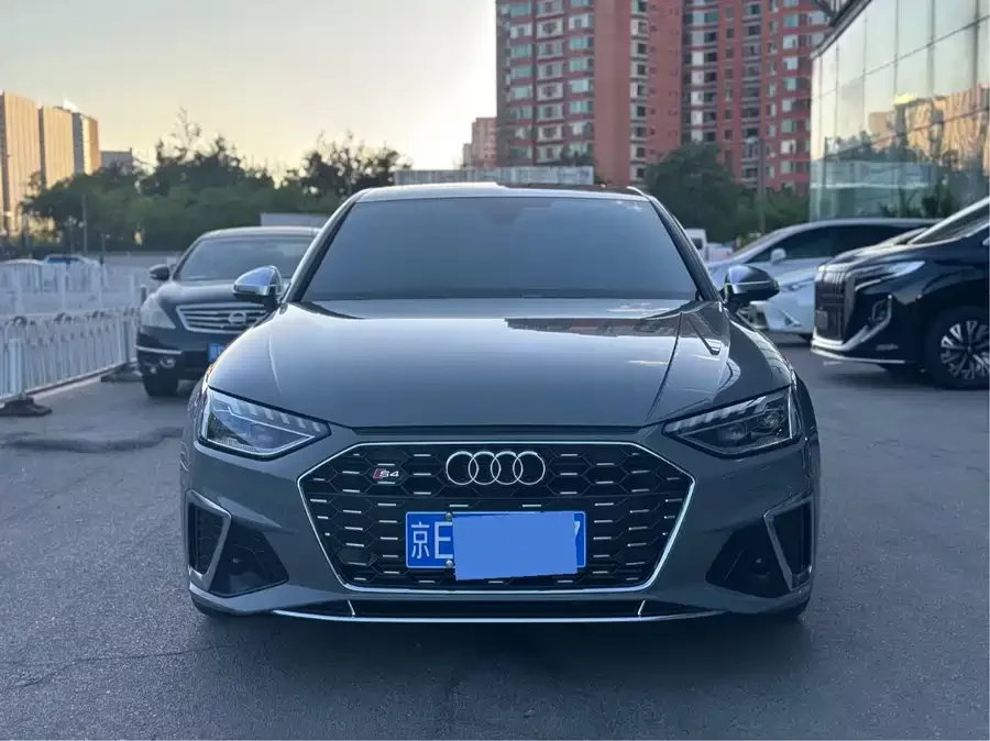 Audi S4
