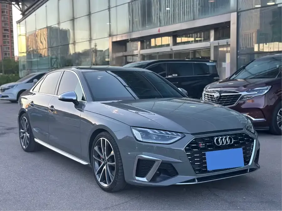 Audi S4