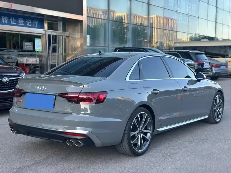 Audi S4