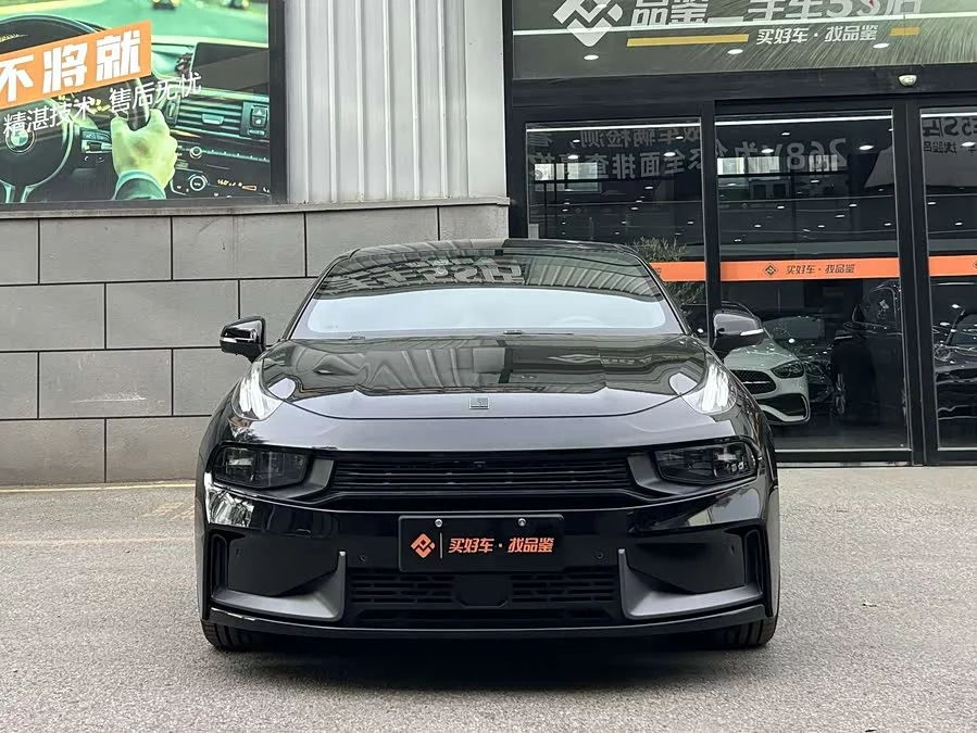 Lynk & Co 03