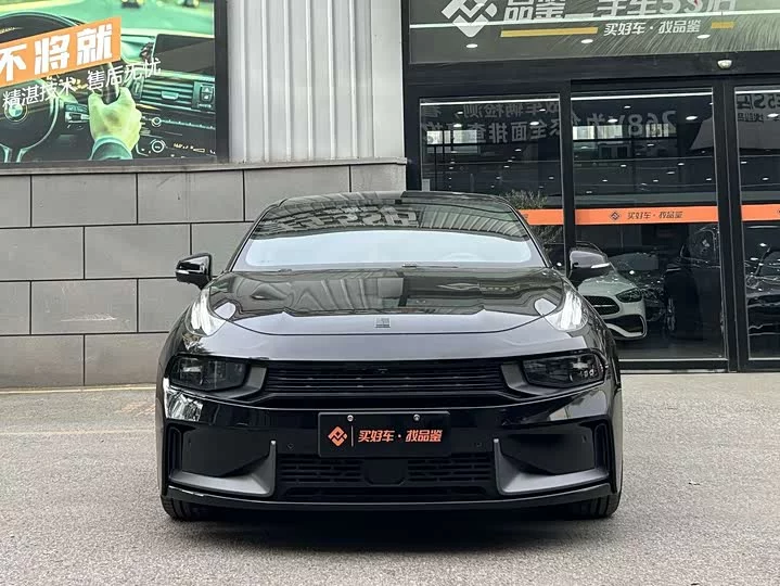 Lynk & Co 03