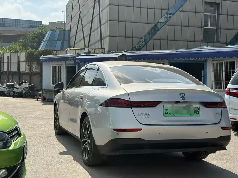 Roewe D7