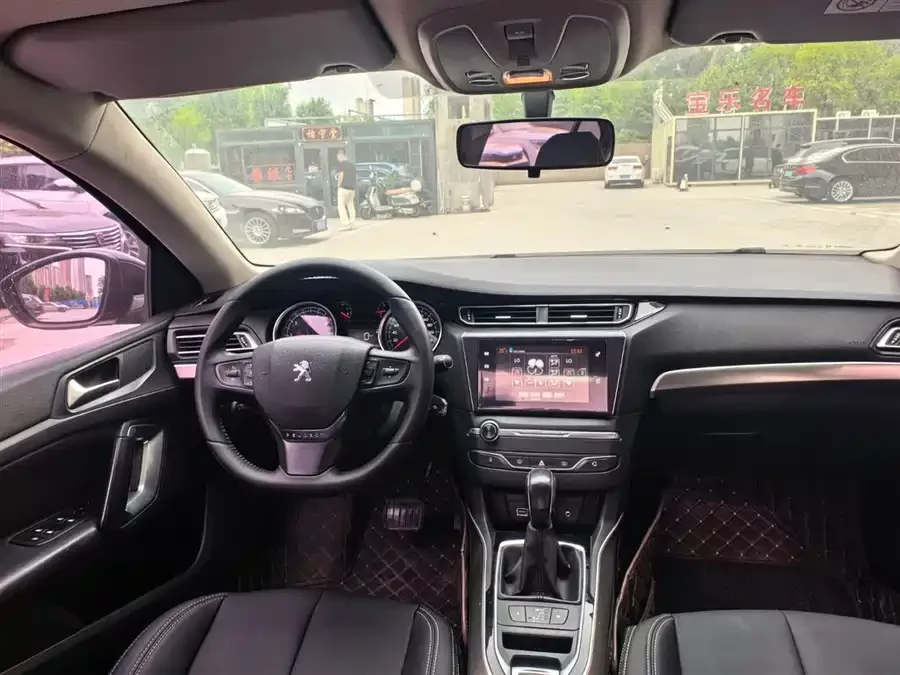 Peugeot 408