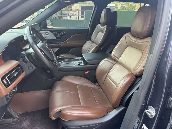 Lincoln aviator