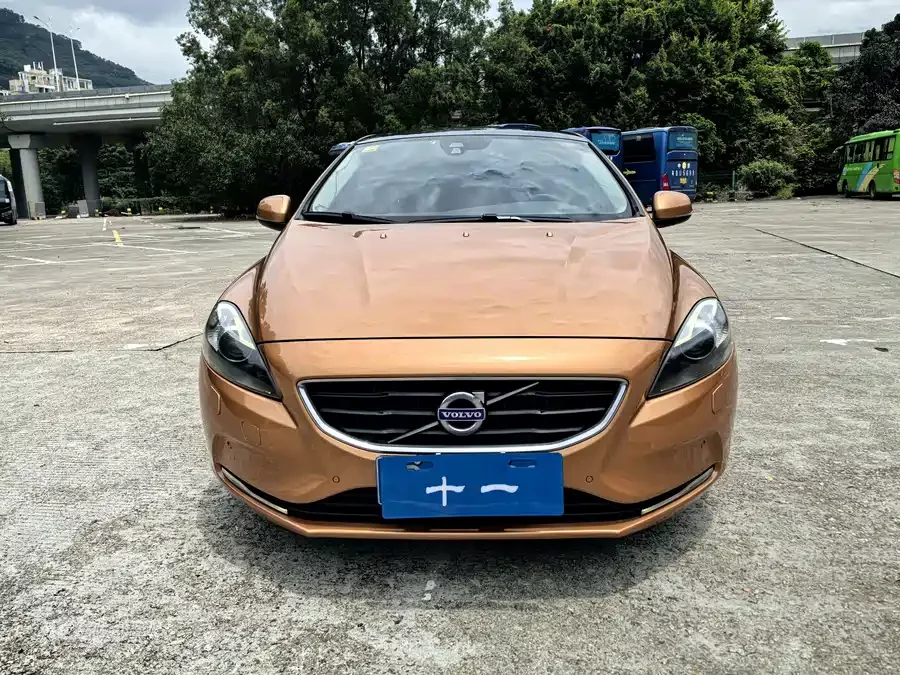 Volvo V40