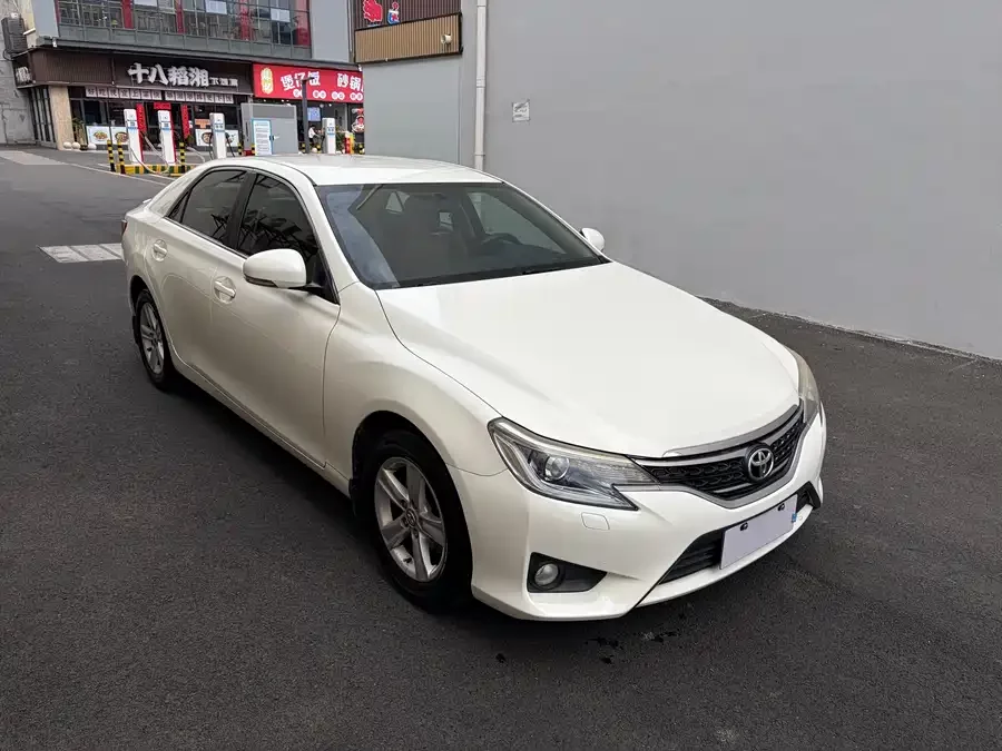 Toyota Reiz