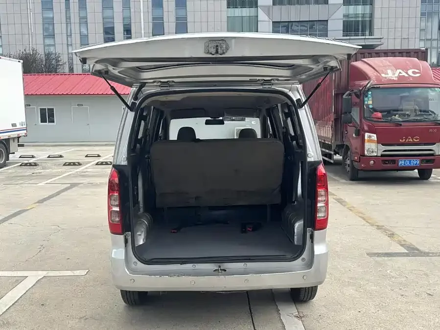 Wuling Hongguang V