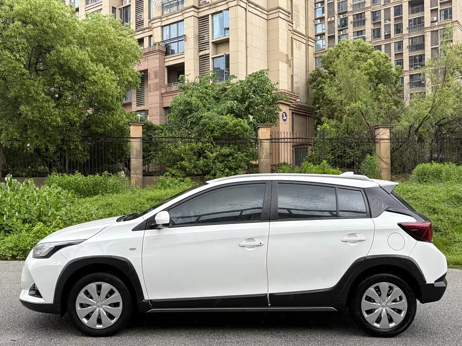 Toyota YARiS L
