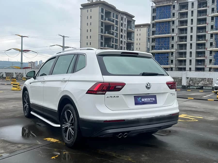 Volkswagen Tiguan L