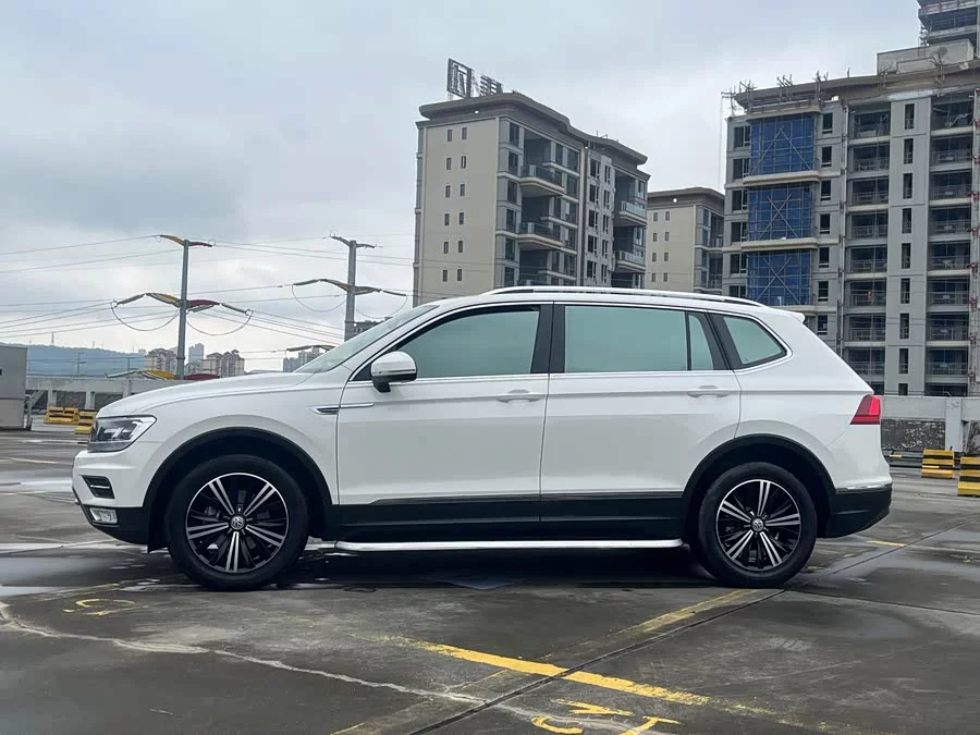 Volkswagen Tiguan L