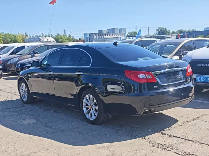 Hongqi H7