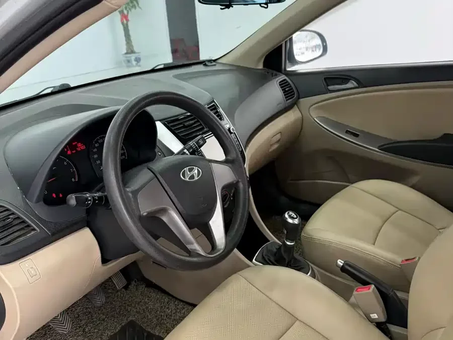 Hyundai Rena