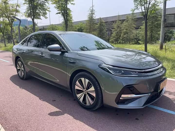 Geely Galaxy A7 EM