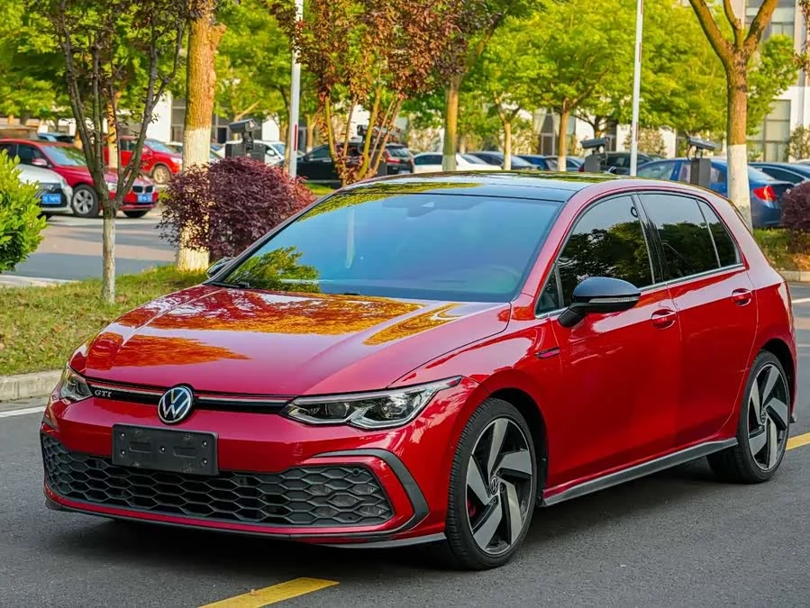 Volkswagen Golf GTI