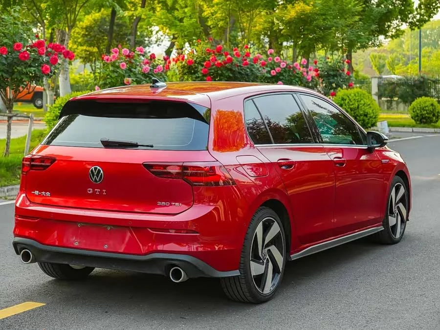 Volkswagen Golf GTI