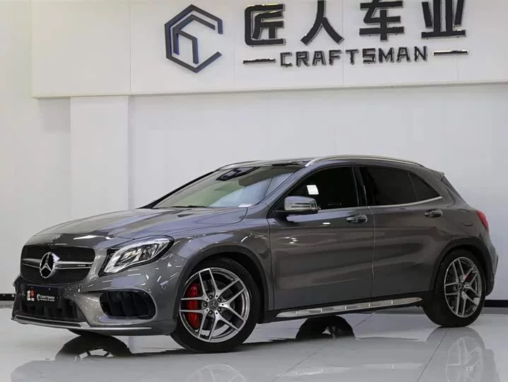 Mercedes-Benz GLA AMG