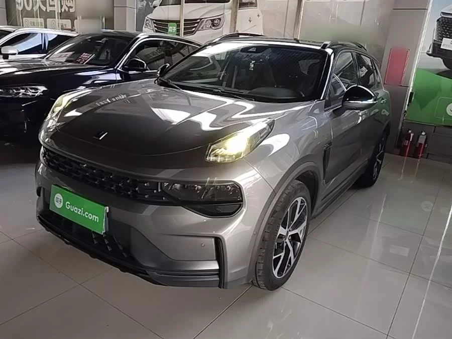 Lynk & Co 01
