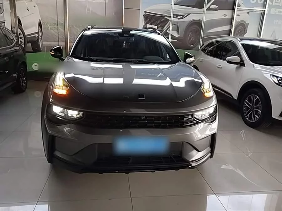 Lynk & Co 01
