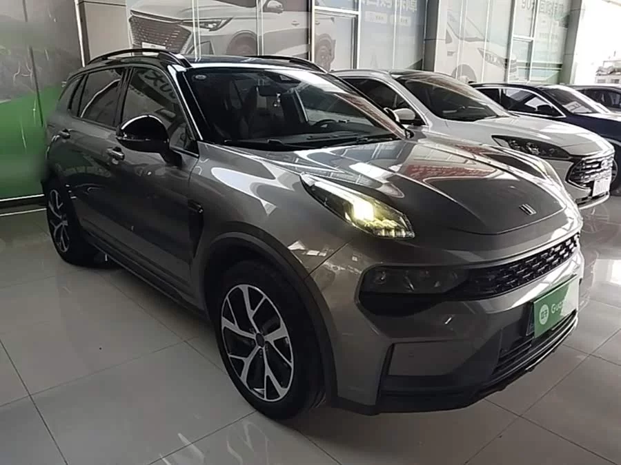 Lynk & Co 01