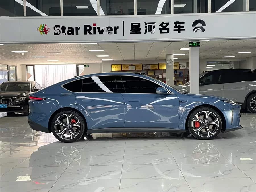 NIO ET5