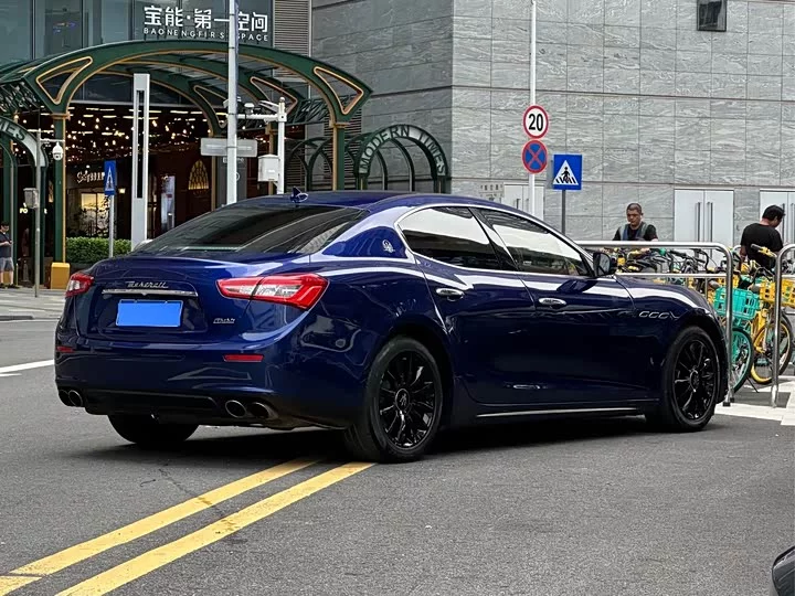 Maserati Ghibli