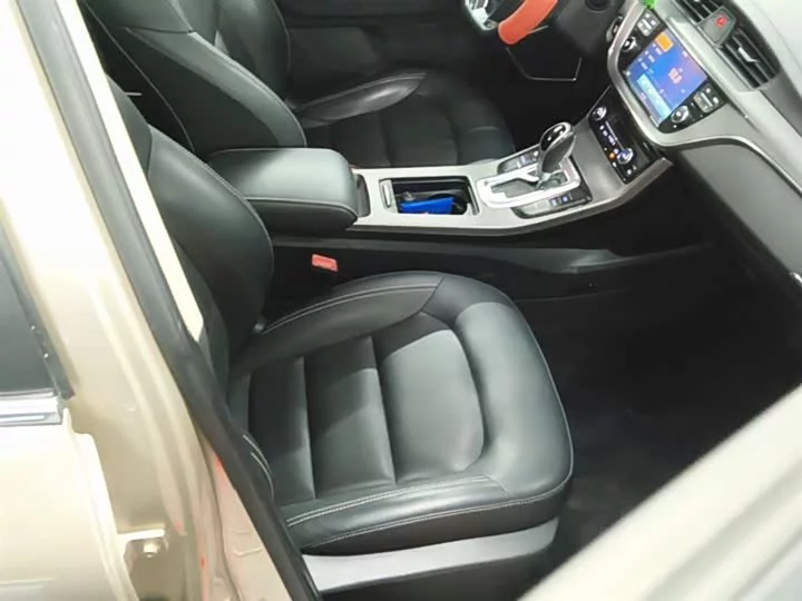 Geely Emgrand GS