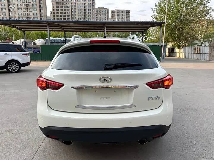 Infiniti FX
