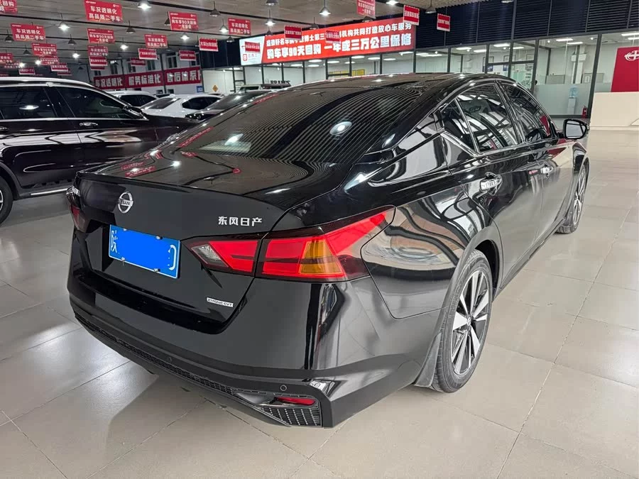 Nissan Teana