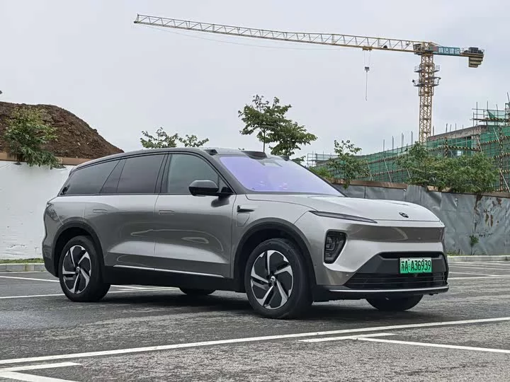 NIO ES8