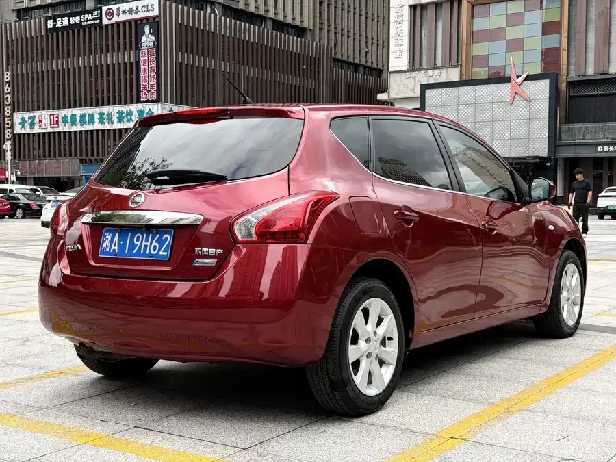 Nissan Tiida