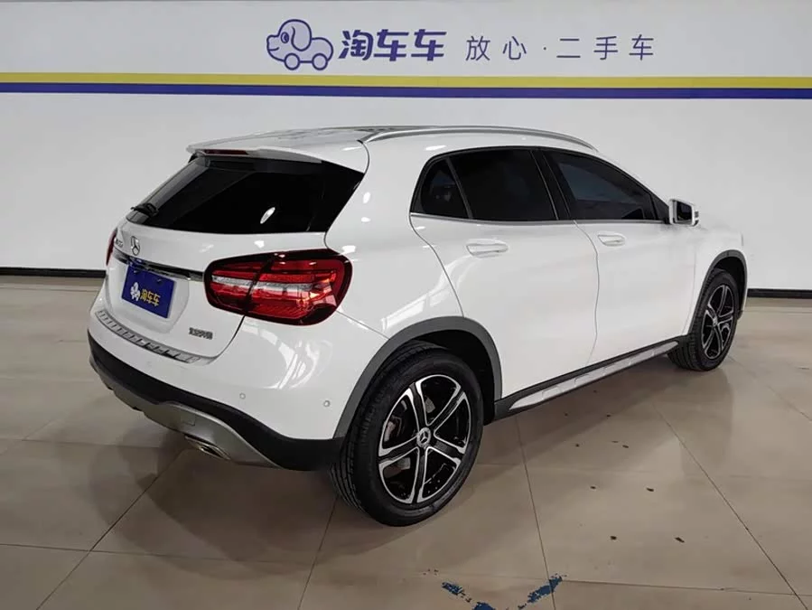 Mercedes Benz GLA