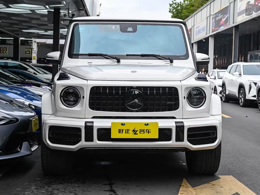 Mercedes Benz G-rated
