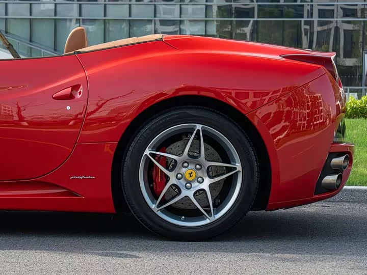 ferrari California T
