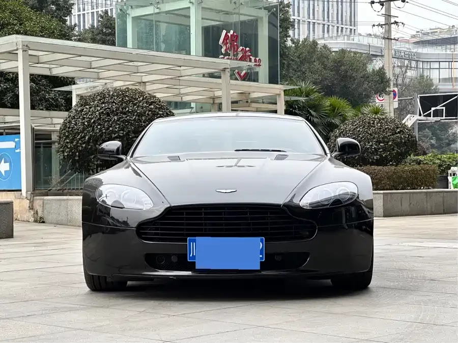 Aston Martin V8 Vantage