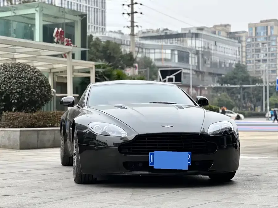 Aston Martin V8 Vantage